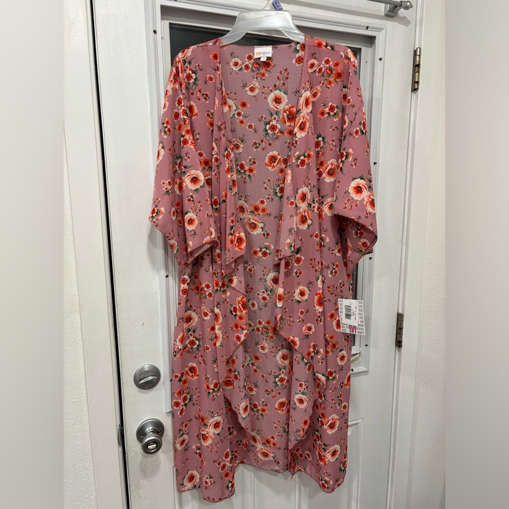 Lularoe Women’s Floral Size Medium Shirley NWT